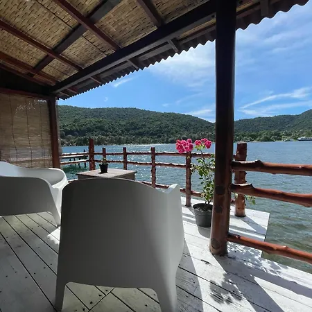 Floating Paradise Îles Îles Karimunjawa Extérieur photo