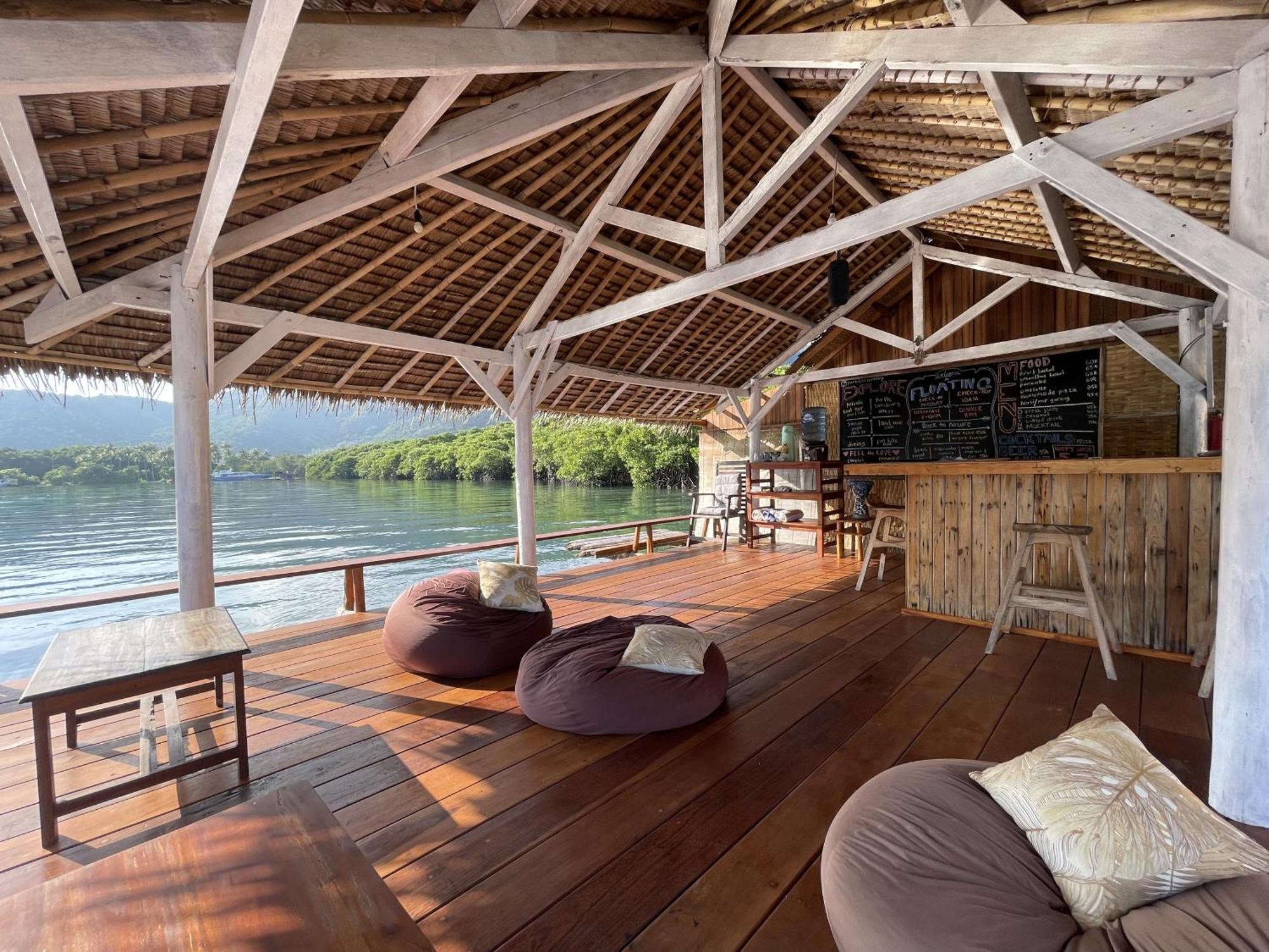 Guest house Floating Paradise *