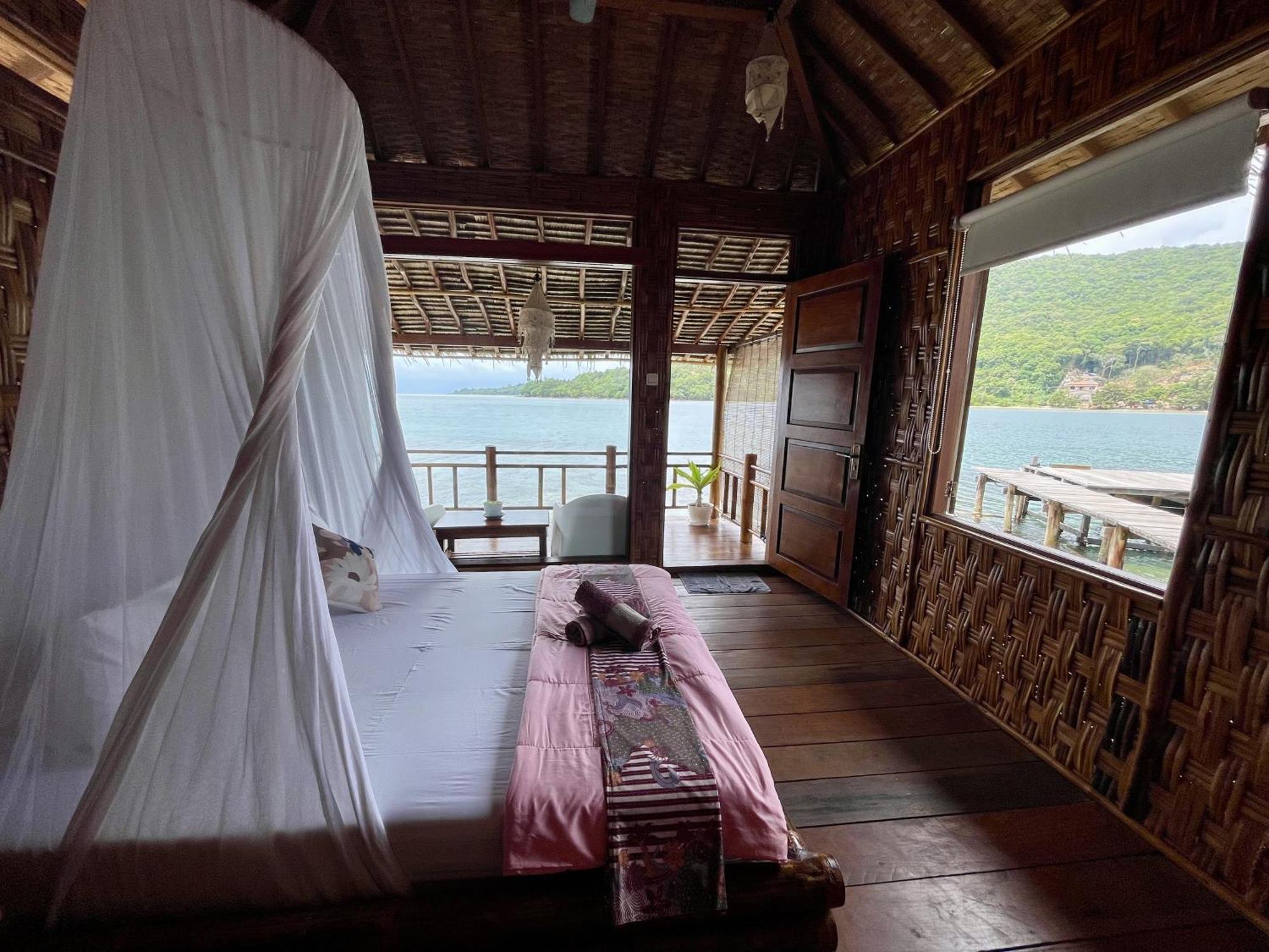 Guest house Floating Paradise *
